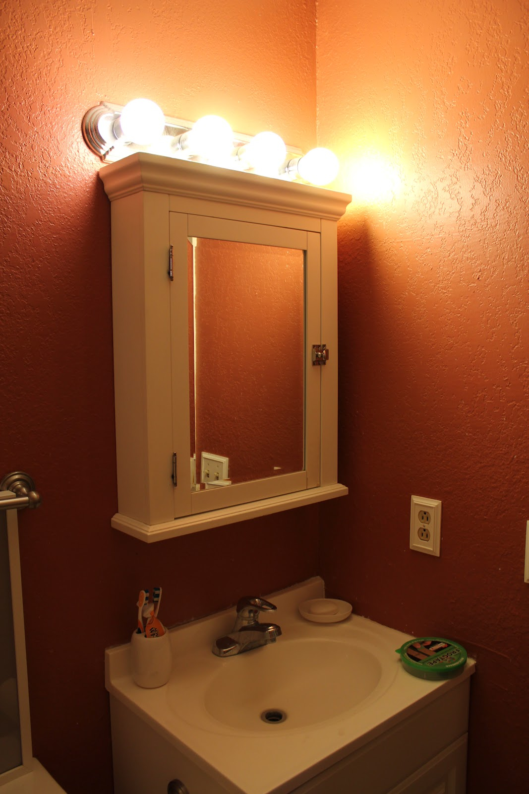 Bathroom Medicine Cabinet With Light Photos And Products Ideas for size 1067 X 1600