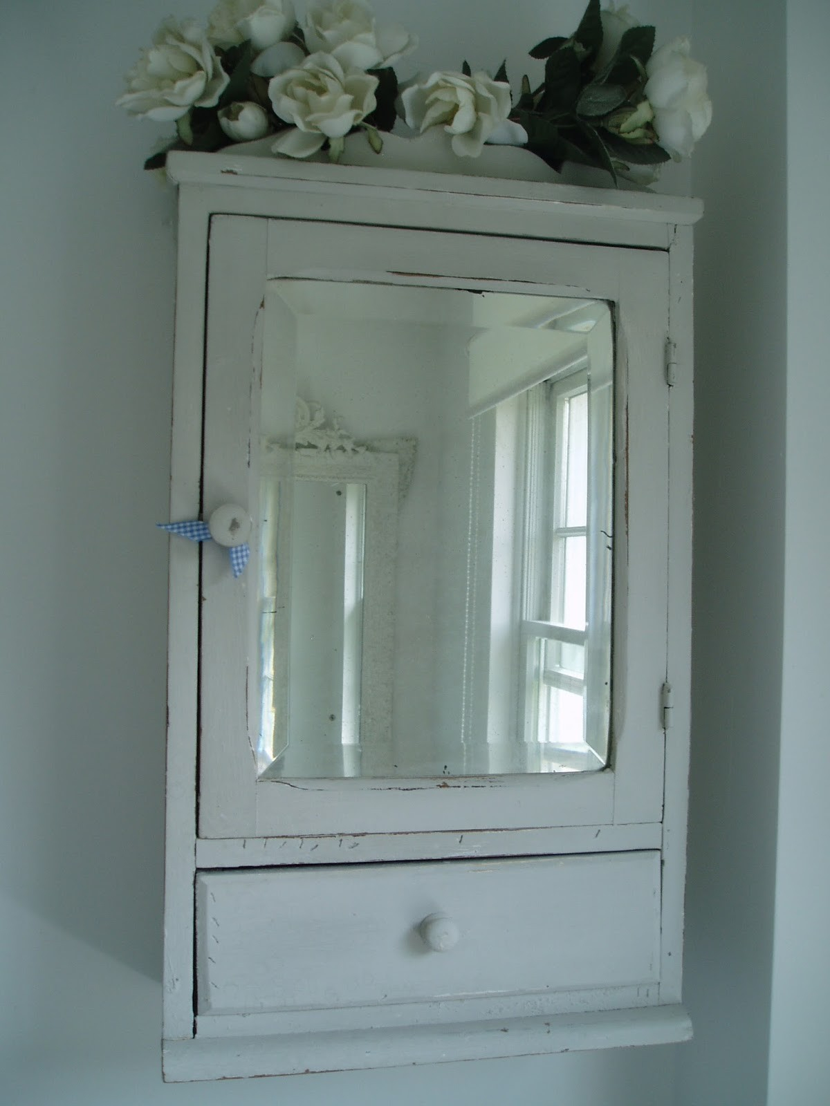 Vintage Bathroom Sconces Mirrored Bathroom Cabinet Fogless throughout measurements 1200 X 1600