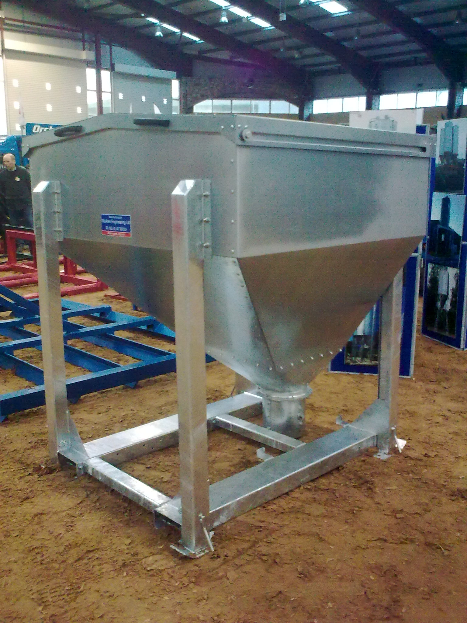 Feed Hoppers Animal Feed Bulk Storage Materials Handling Vmac in proportions 1536 X 2048