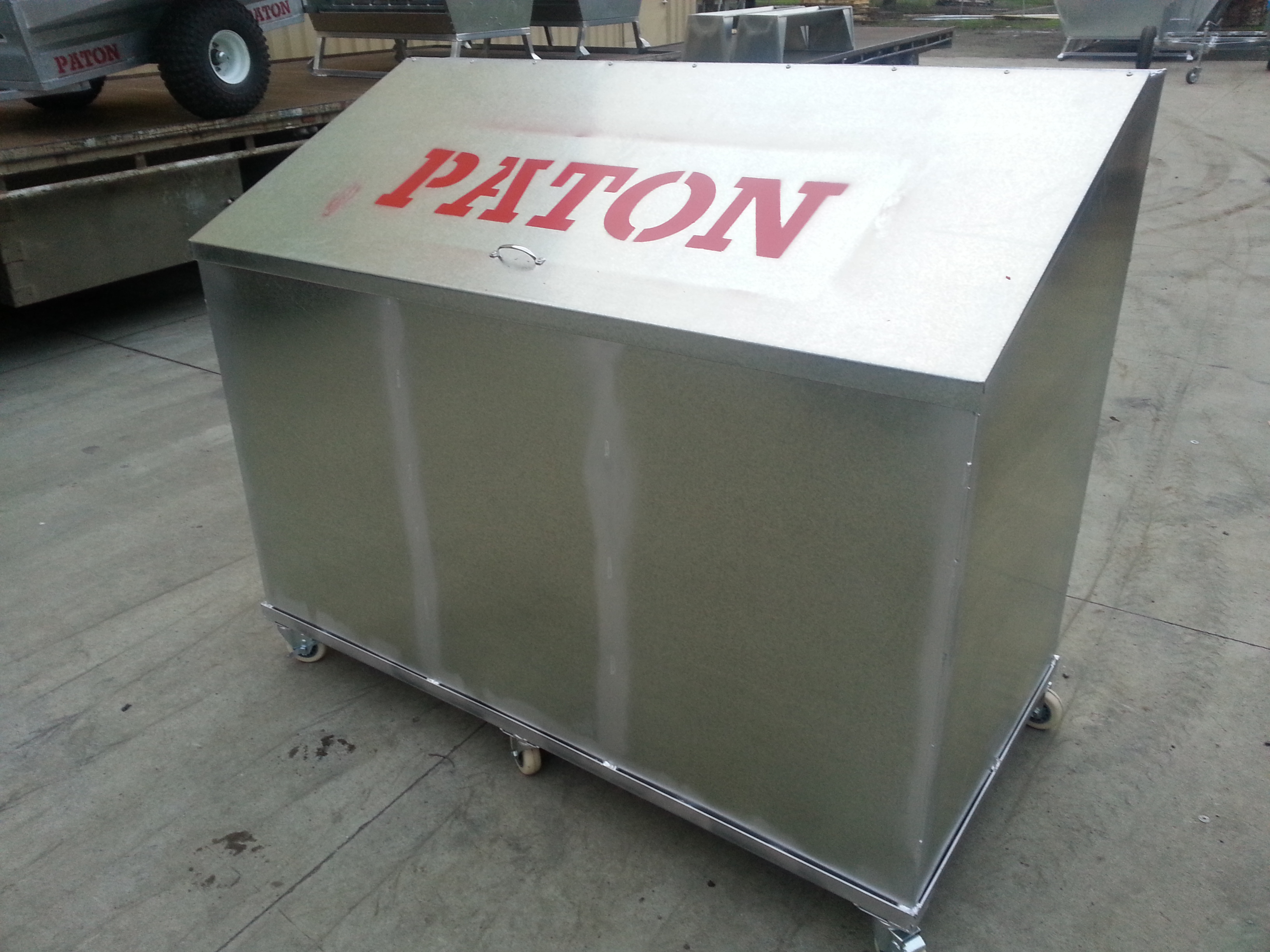 Paton Livestock Equipmentfeed Storage Bin 1000l Paton Livestock intended for proportions 3264 X 2448