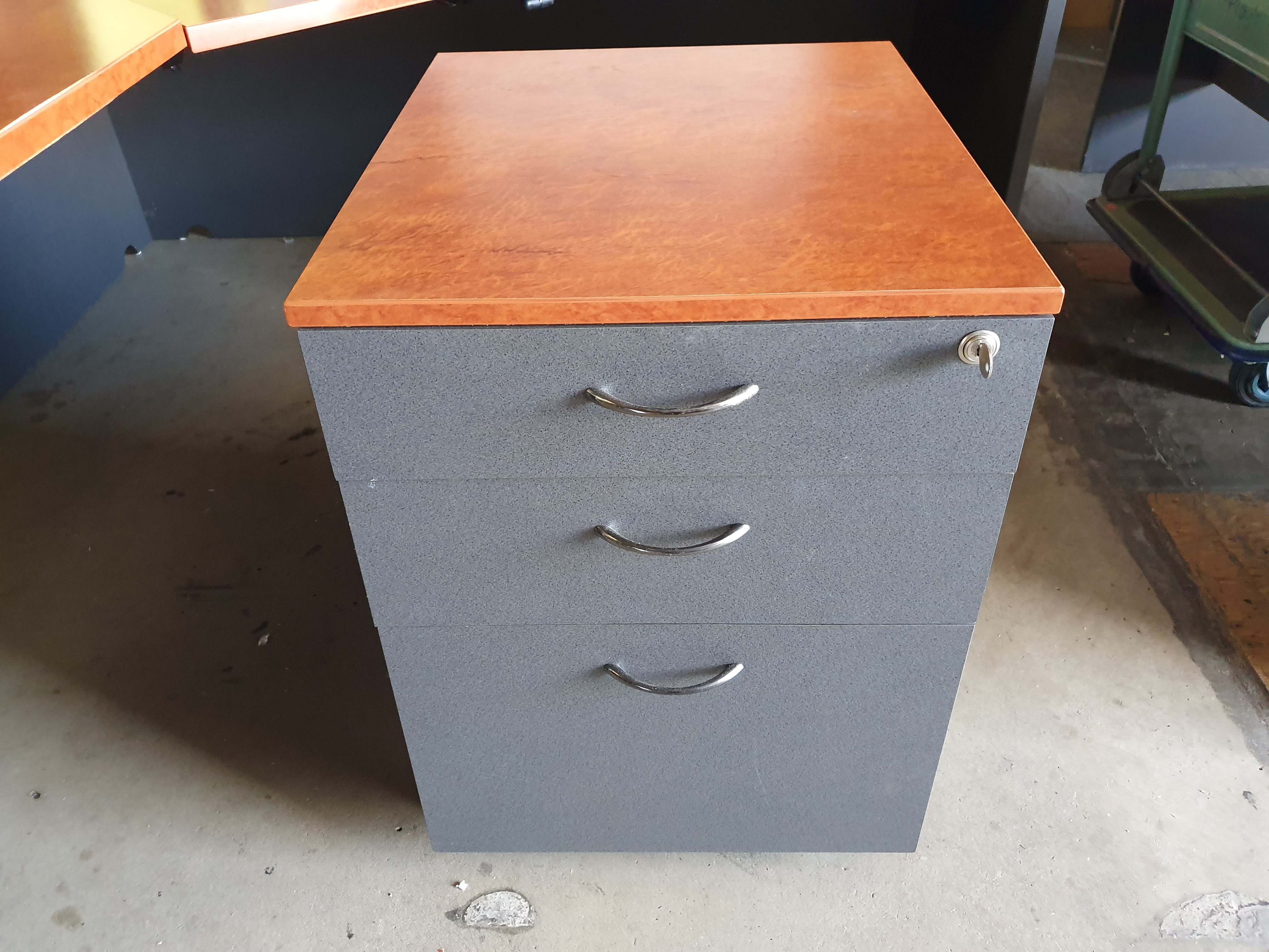 Secondhand Office Cabinets Mobile Pedestals Filing Cabinets with regard to proportions 4032 X 3024