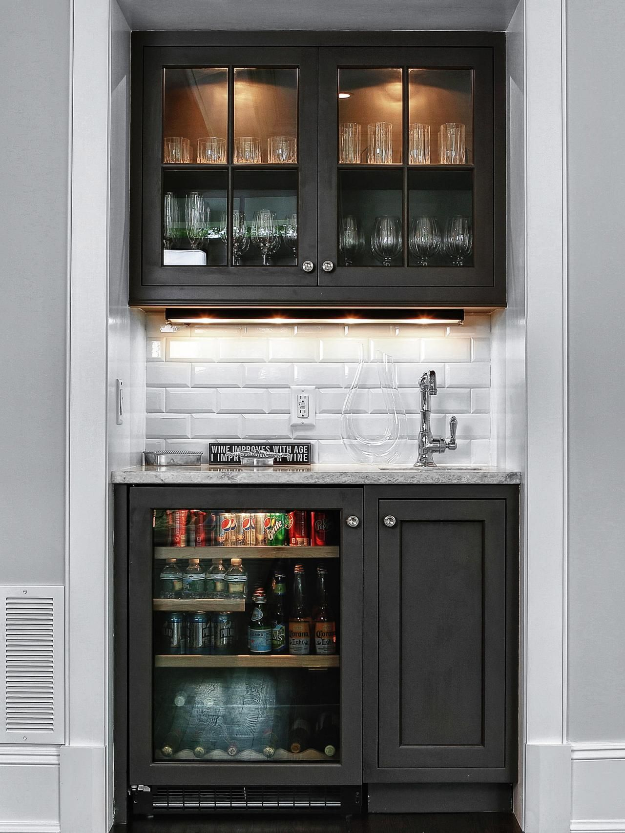 15 Stylish Small Home Bar Ideas Apartment Small Bars pertaining to measurements 1280 X 1707