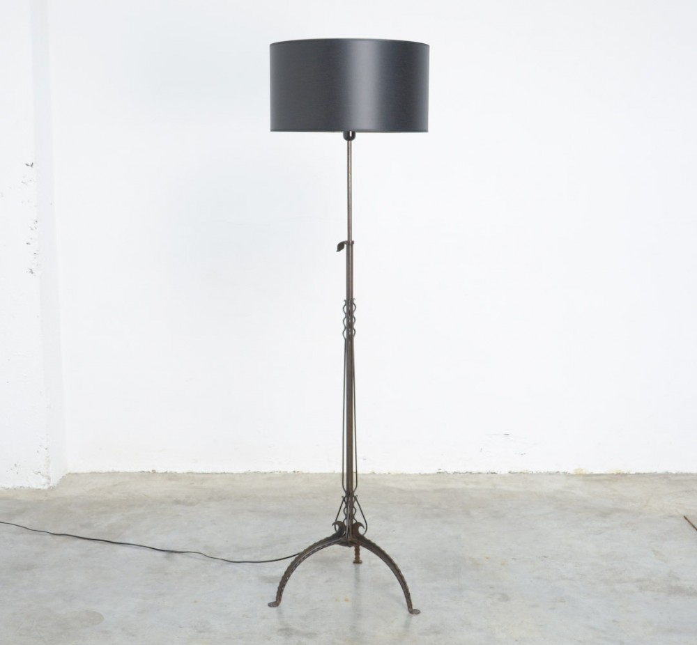 Antique Black Wrought Iron Floor Lamp in measurements 1000 X 926