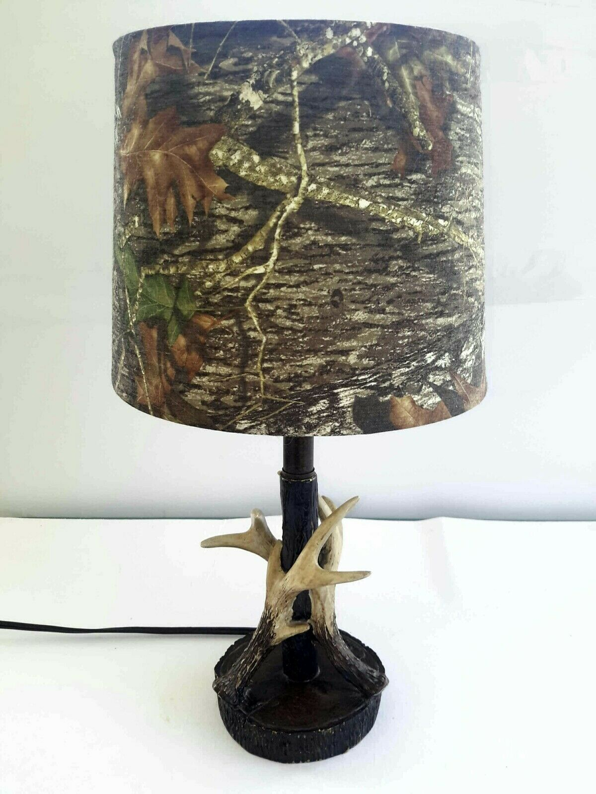 Dark Woodtone Mossy Oak Deer Antler Table Accent Lamp Hand Painted Camo Shade with regard to size 1200 X 1600