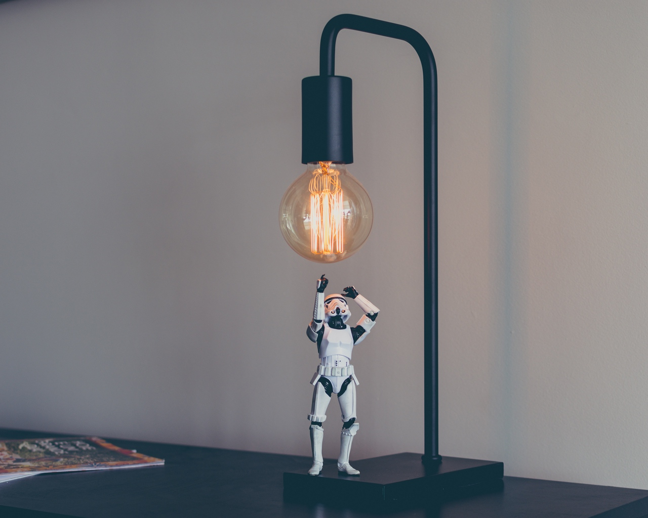 Download Wallpaper 1280x1024 Stormtrooper Star Wars Lamp in proportions 1280 X 1024