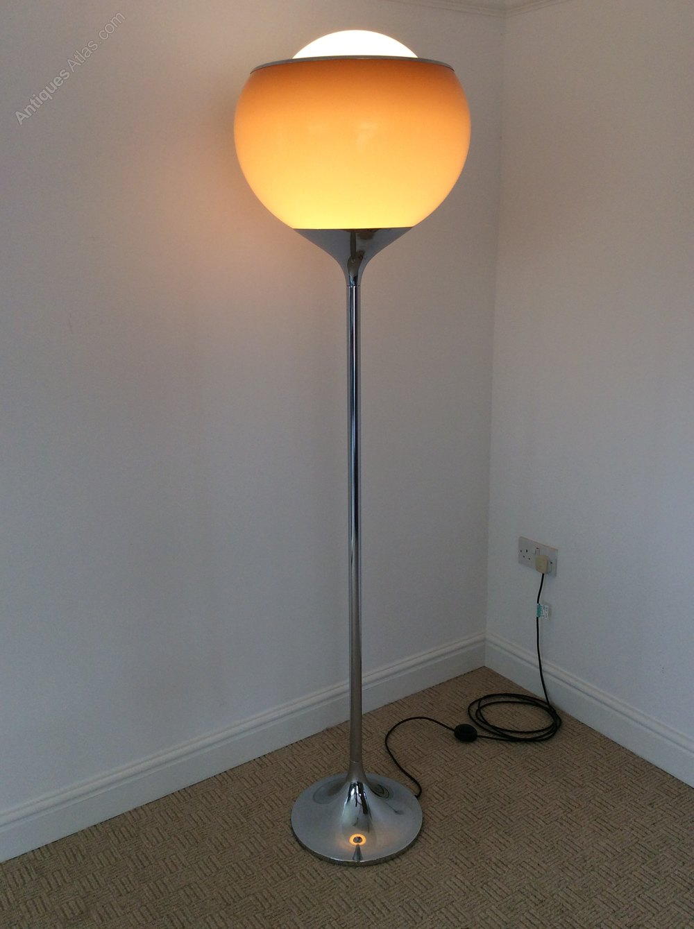 Guzzini 60s 70s Chrome And Acrylic Floor Lamp throughout sizing 1000 X 1339
