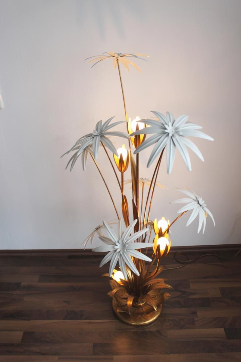 Metal Flower Floor Lamp 1960s M U S T H A V E Metal for measurements 800 X 1200