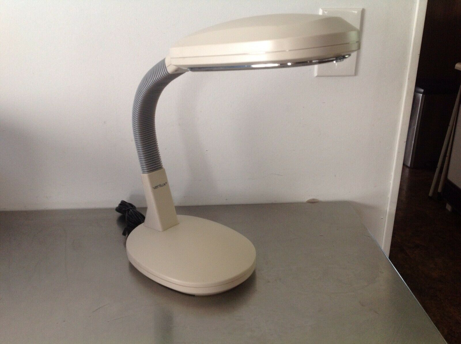 Verilux Smartlight Premiere Desk Lamp Vd01 within proportions 1600 X 1194