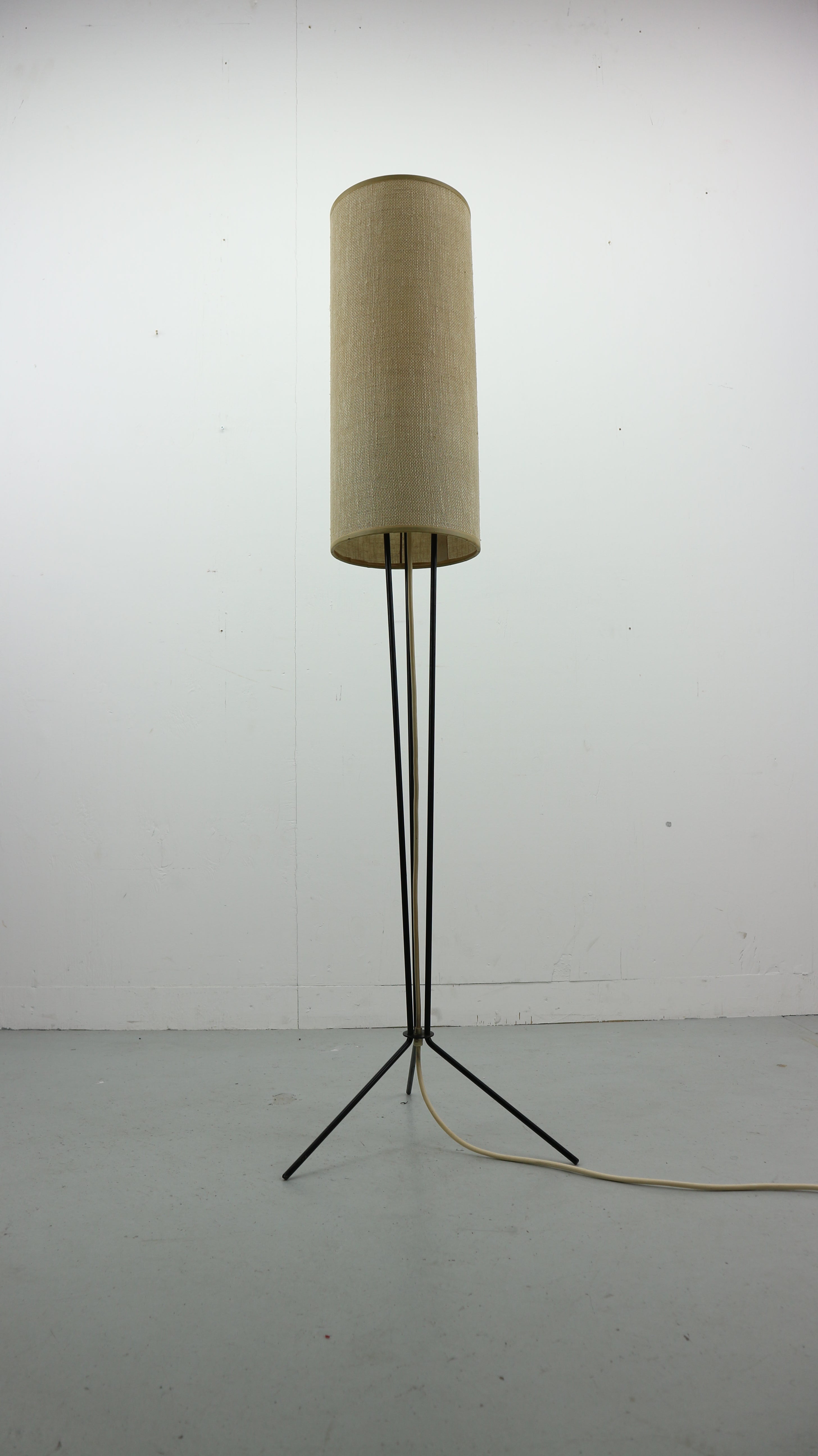 Vintage Tripod Floor Lamp 1950s Bei 1stdibs within sizing 2912 X 5184