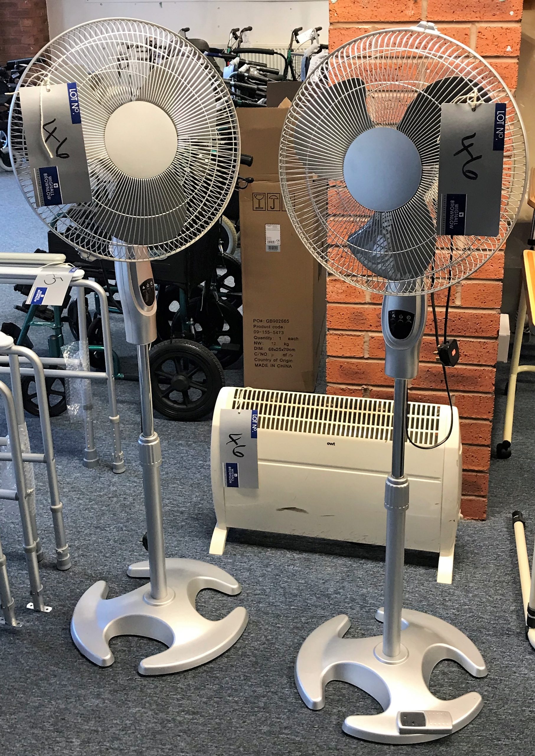 2 B And Q 40cm Pedestal Fans With Ewt Electric Heater for measurements 2570 X 3629