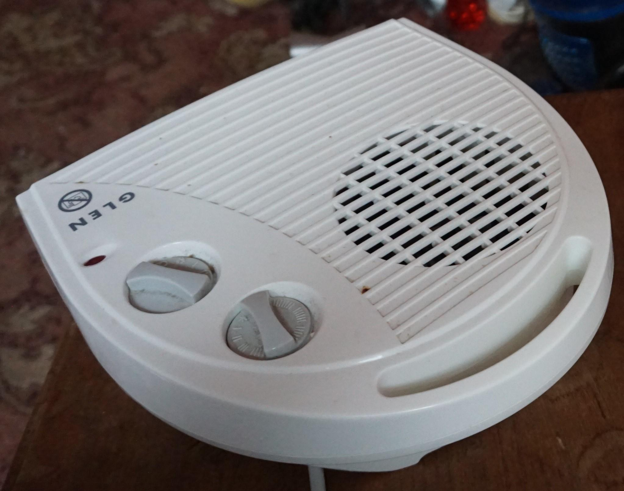 Argos Challenge 3kw Flat Fan Heater As New Posot Class with dimensions 2046 X 1610