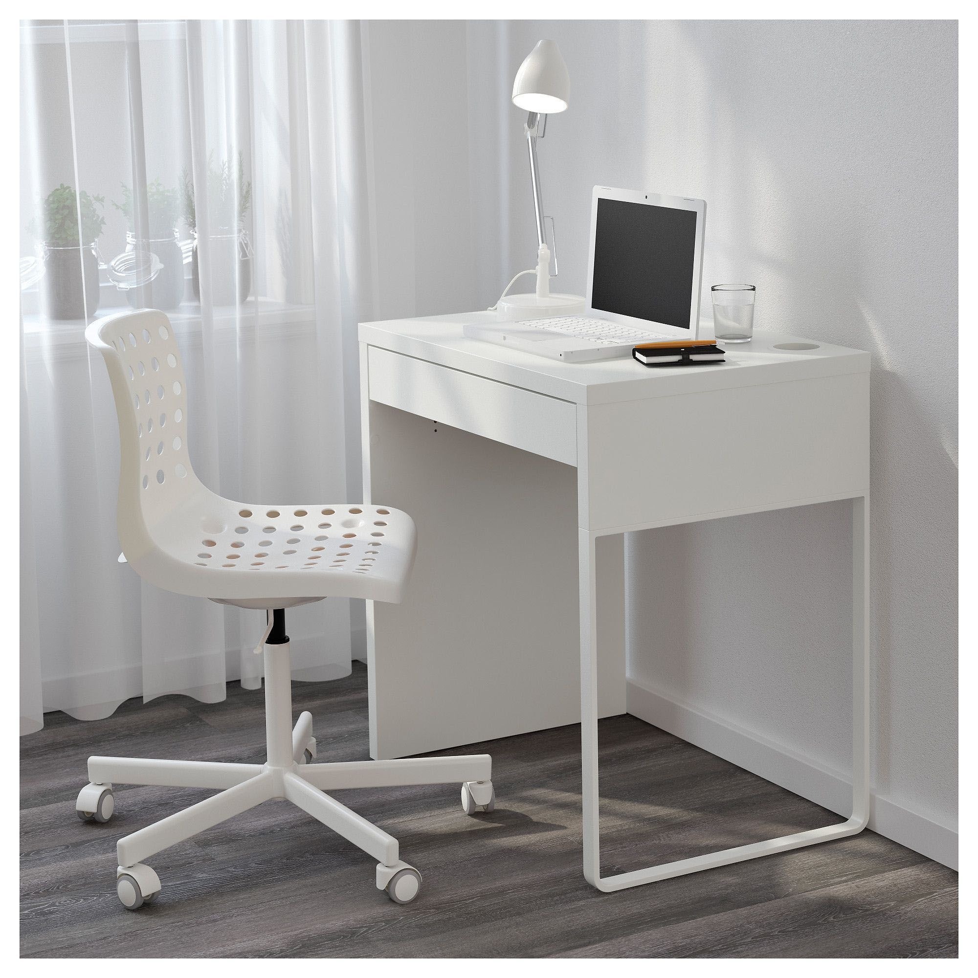 Desk Ideas Perfect For Small Spaces Desks For Small Spaces inside size 2000 X 2000