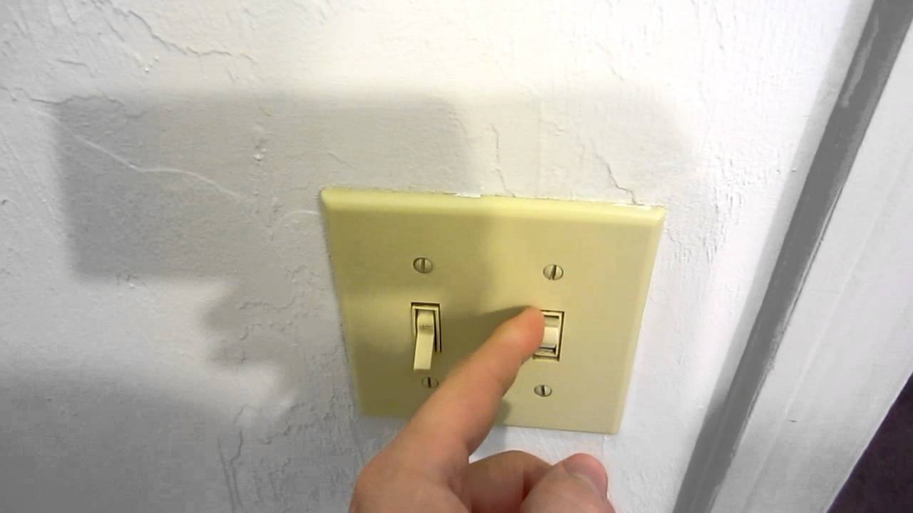 Faulty Single Pole Electrical Wall Switch Flickers On Off With Light Tap Bathroom Lights in measurements 1280 X 720