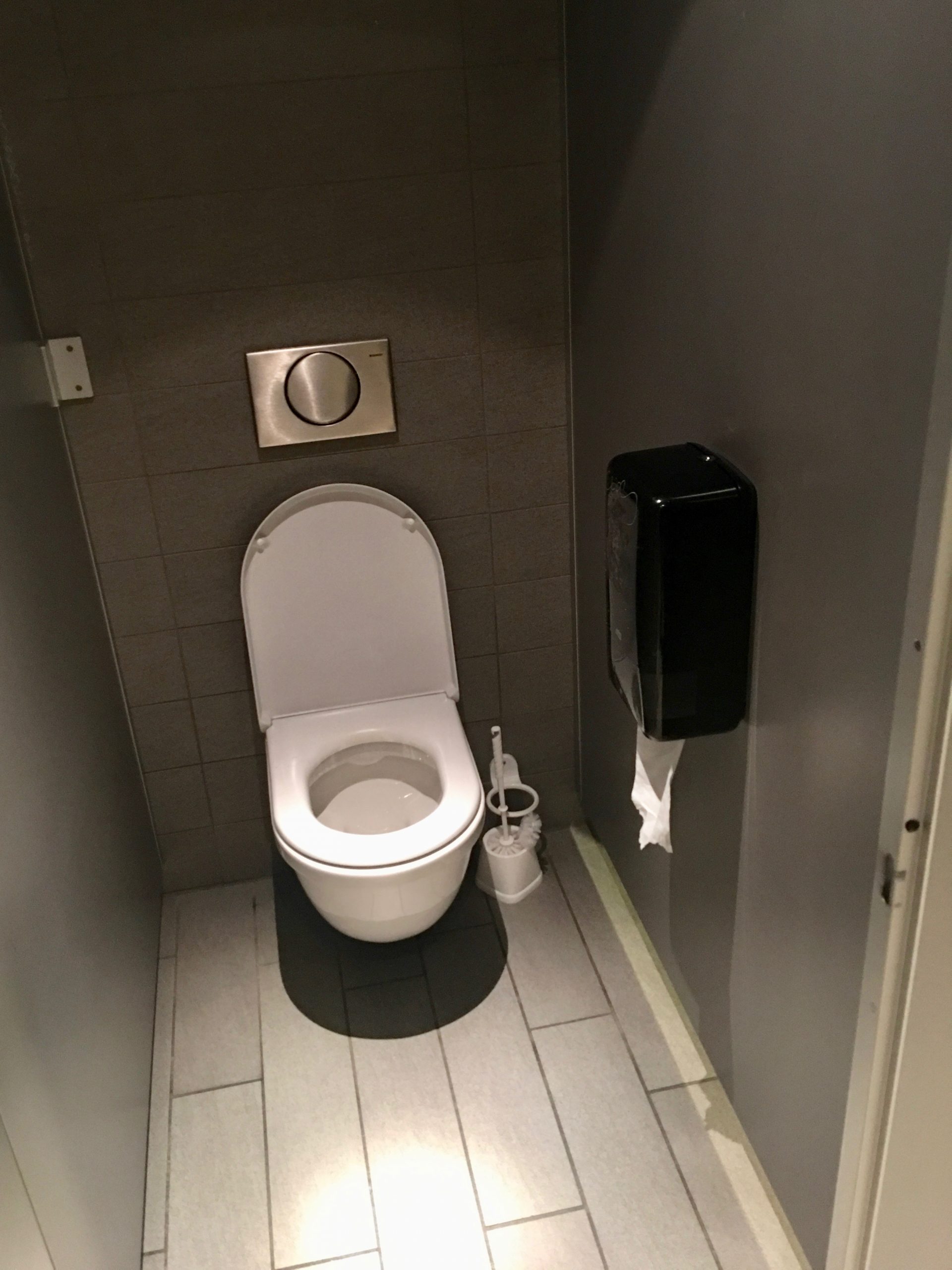 Filepublic Male Toilet At Trondheim Airport Vrnes Norway pertaining to sizing 2840 X 3786
