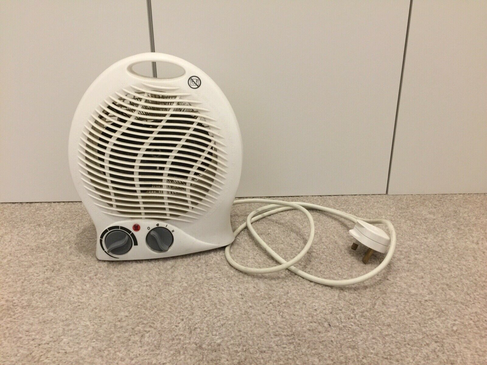 White Small Quiet Portable 2kw 2000w Electric Upright Instant Fan Heater intended for size 1600 X 1200